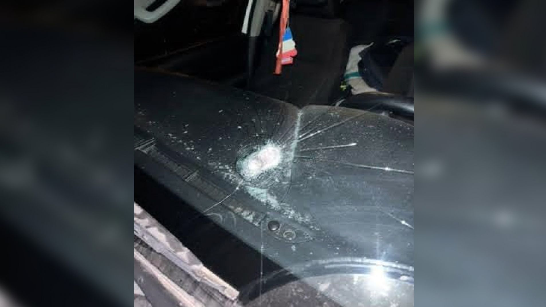 Video: Denuncian pedradas a los autos en Juan XXIII y Vélez Sarsfield